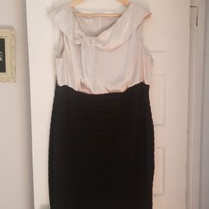Silky sleeveless dress 22W